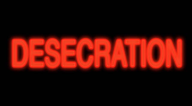 HALLOWEEN - DESECRATION - NIKKI VIOLANTI & IAN NOVAK